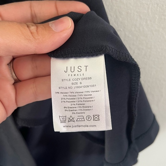 Just Female Cozy Dress Black Career Wear Long Sleeve‎ Minimalist Travel Dress - Picture 7 of 7